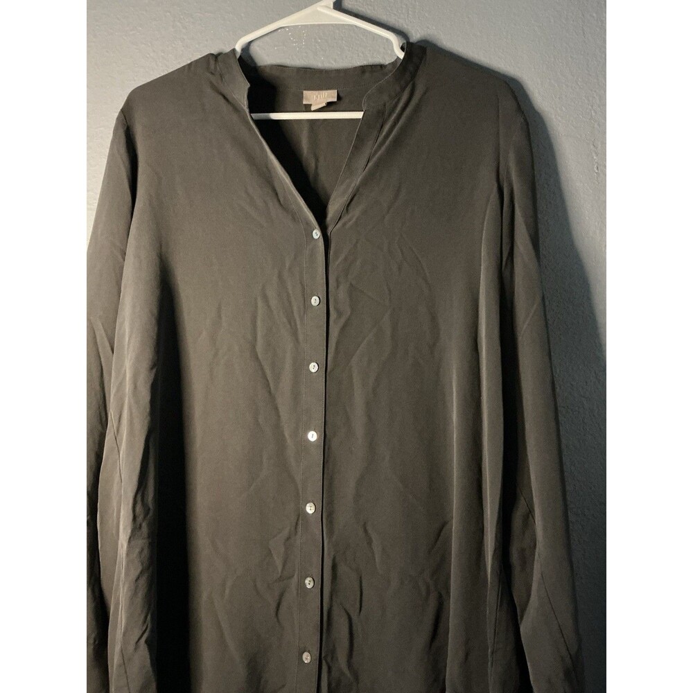 J. Jill Button Down V-Neck Blouse Womens Medium 100% Silk Gray Flowy Lightweight
